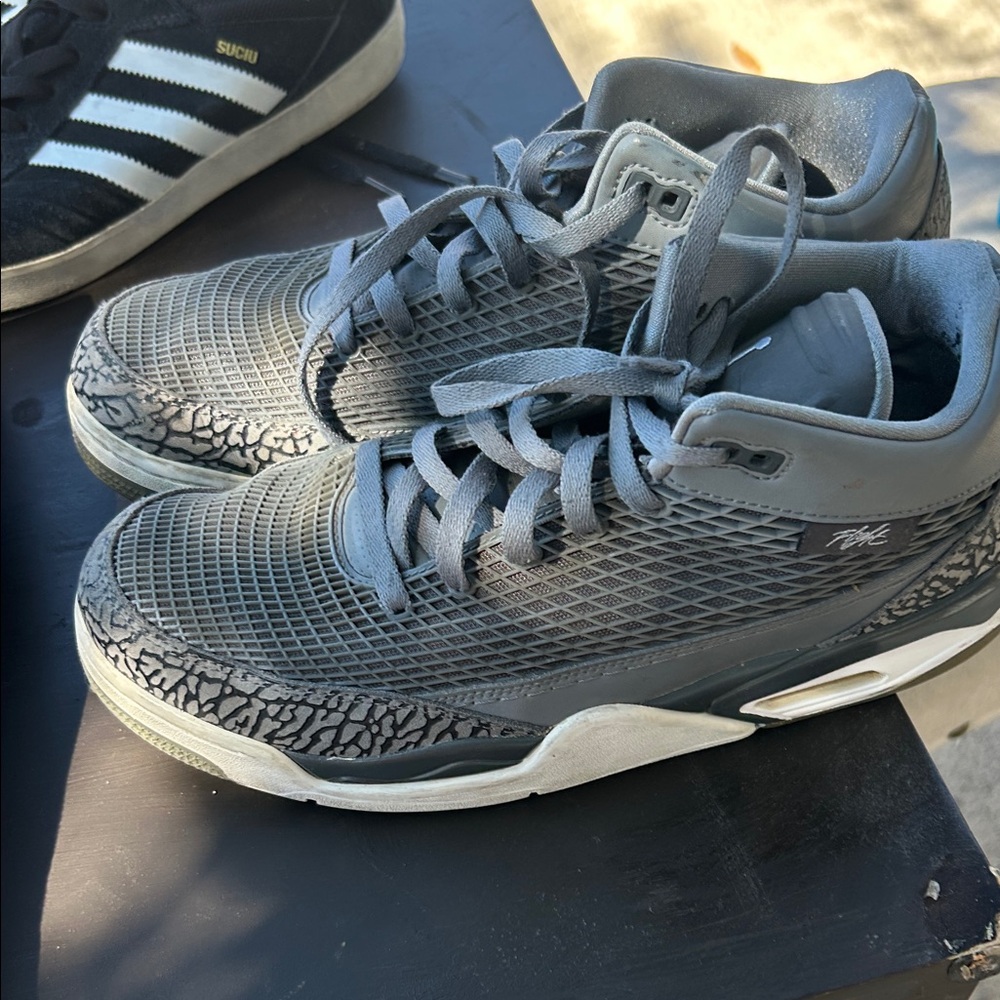 Jordan Charcoal Gray Sneakers - Picture 5 of 6